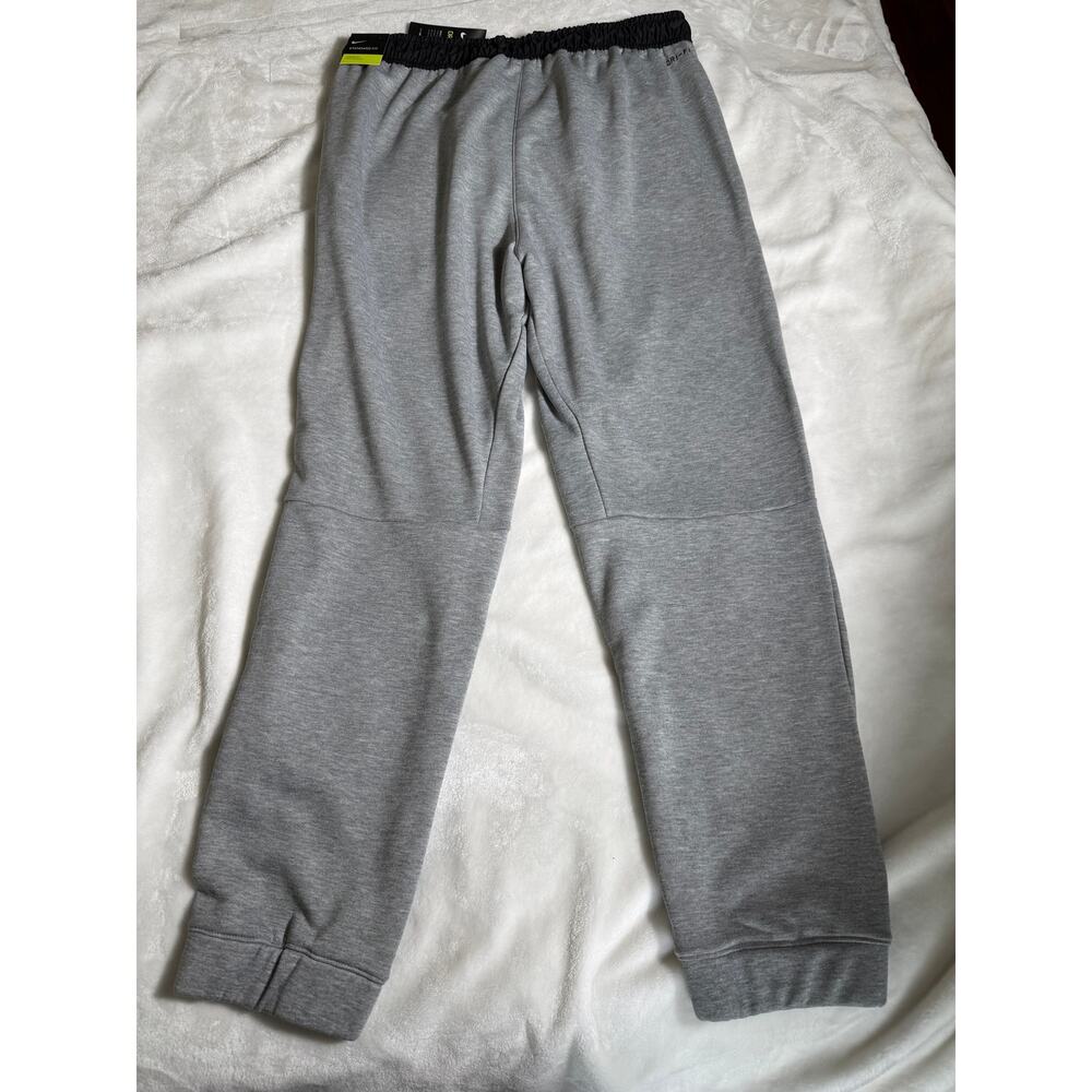NWT Nike Dri-Fit Utility Core Fleece Training Pants Grey Men’s LG Swoosh Gym - Picture 4 of 11